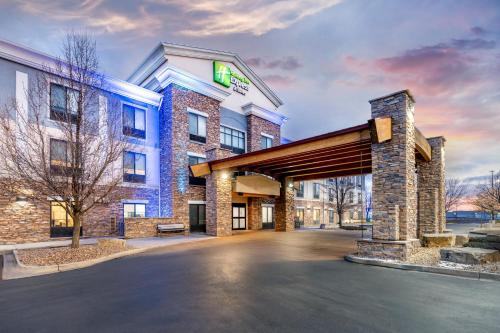 holiday inn express and suites loveland by ihg