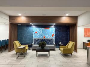 holiday inn express and suites loveland by ihg