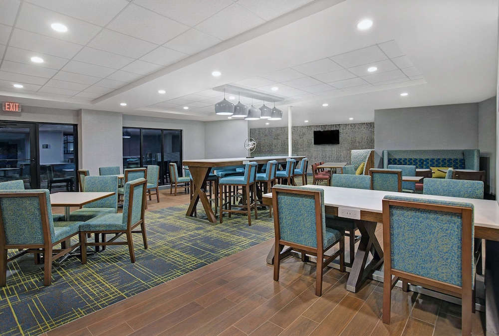 hampton inn westfield