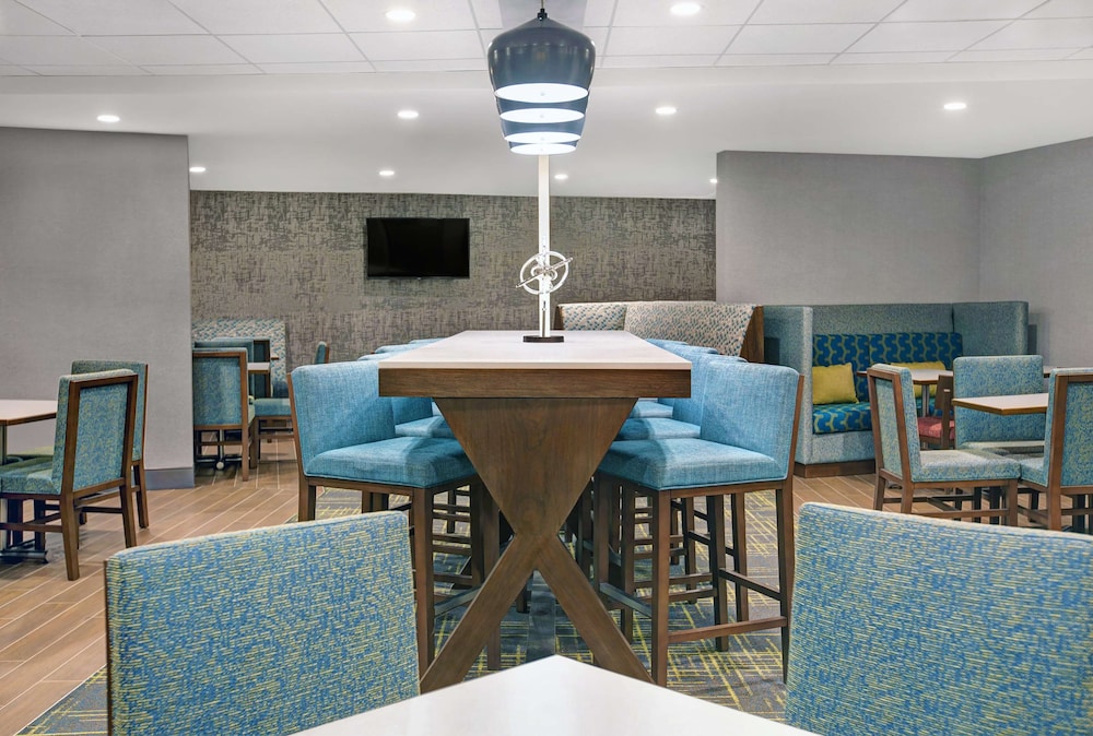 hampton inn westfield