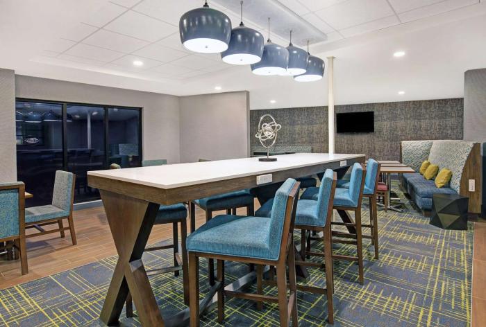 hampton inn westfield