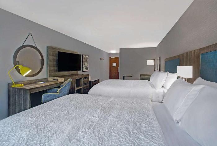 hampton inn westfield