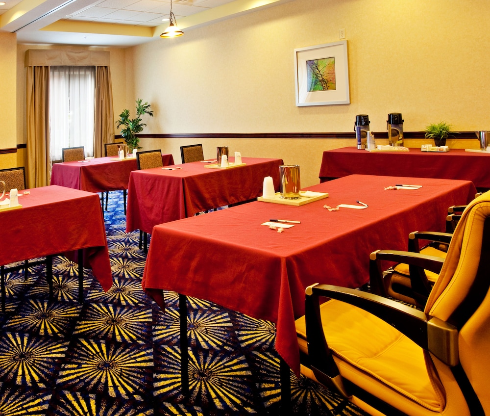 holiday inn express hotel and suites brooksville by ihg