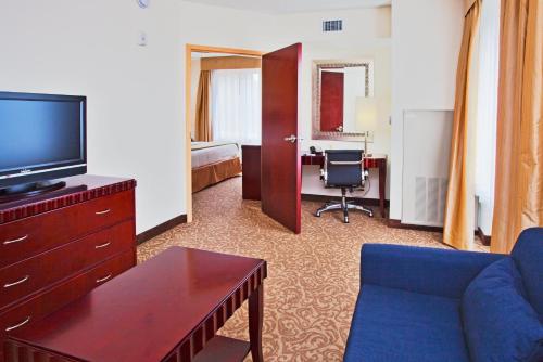 holiday inn express hotel and suites brooksville by ihg