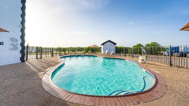 atria hotel and rv mcgregor