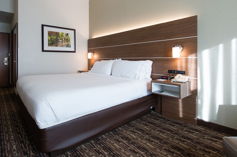holiday inn exp walterboro by ihg