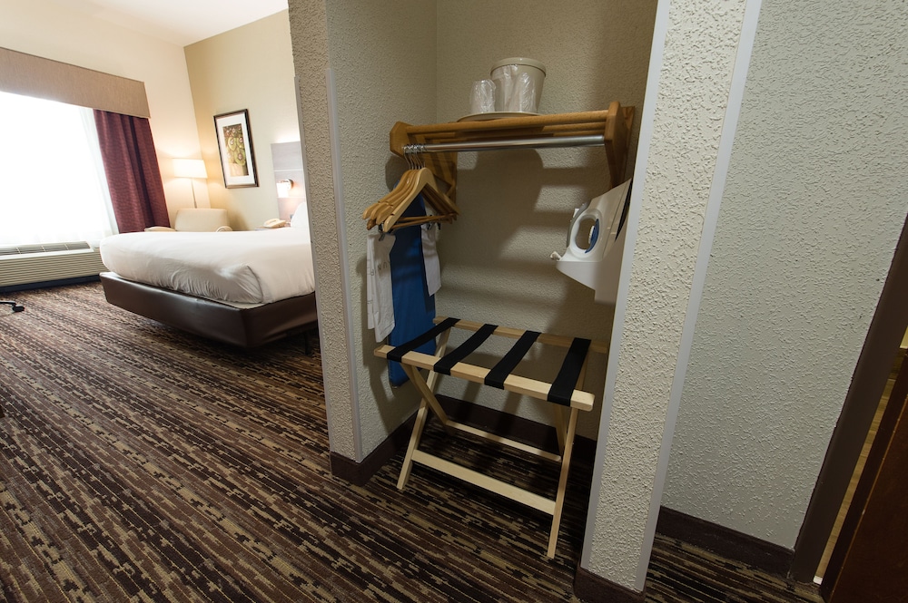 holiday inn exp walterboro by ihg