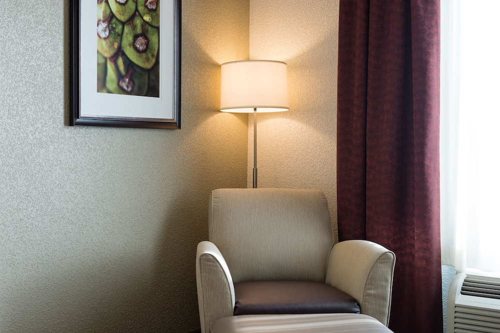 holiday inn exp walterboro by ihg