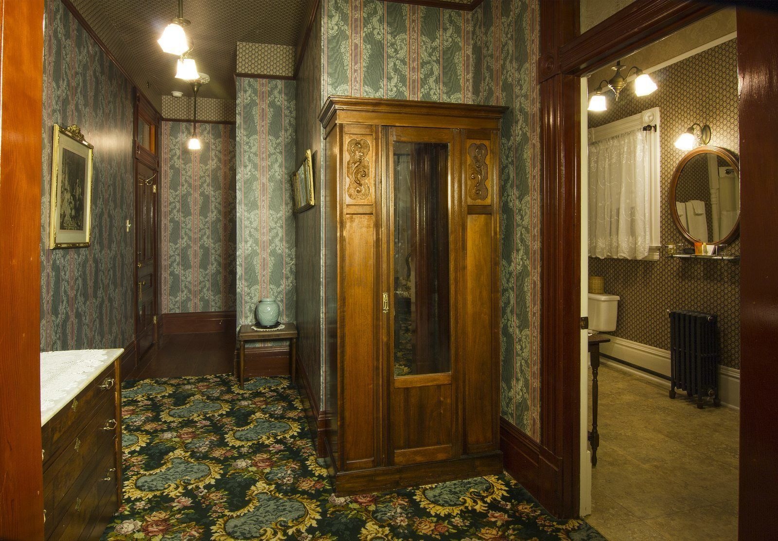 gingerbread mansion inn
