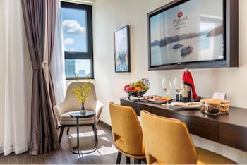 sapphire homestay h long