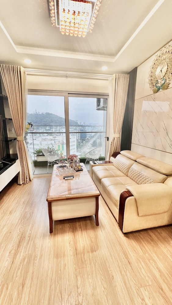 sapphire homestay h long