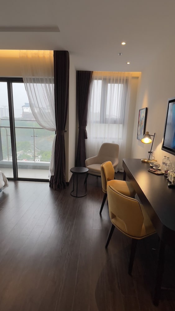 sapphire homestay h long