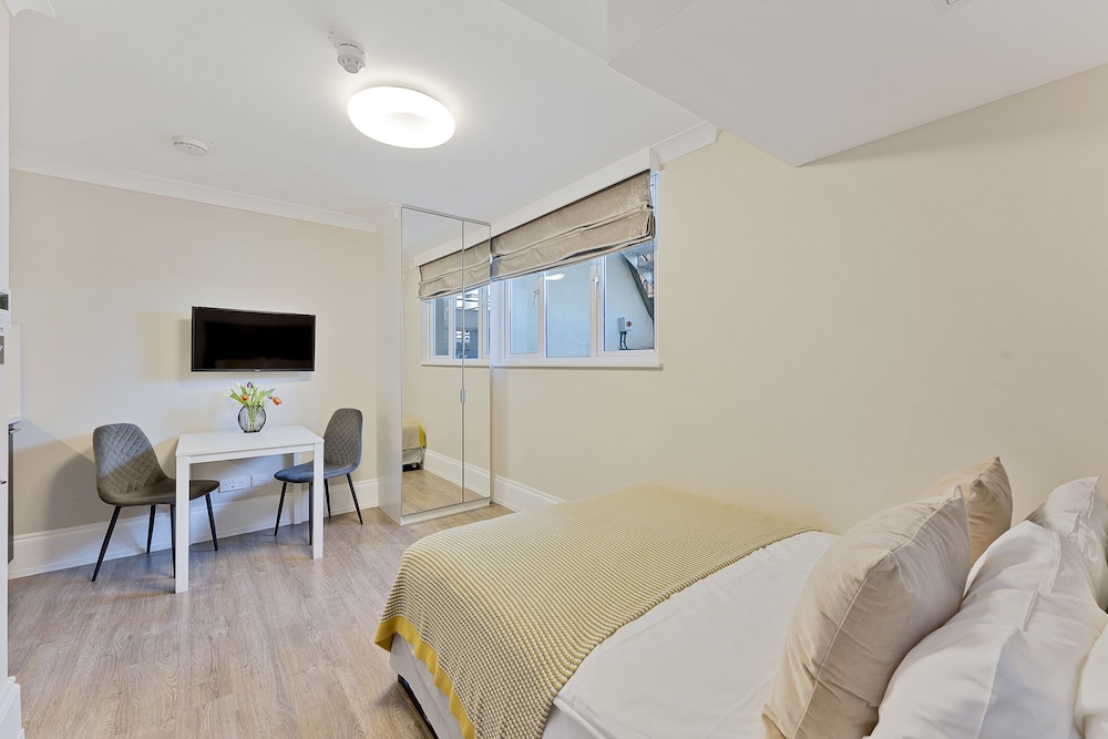 courtfield apartments