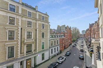 courtfield apartments