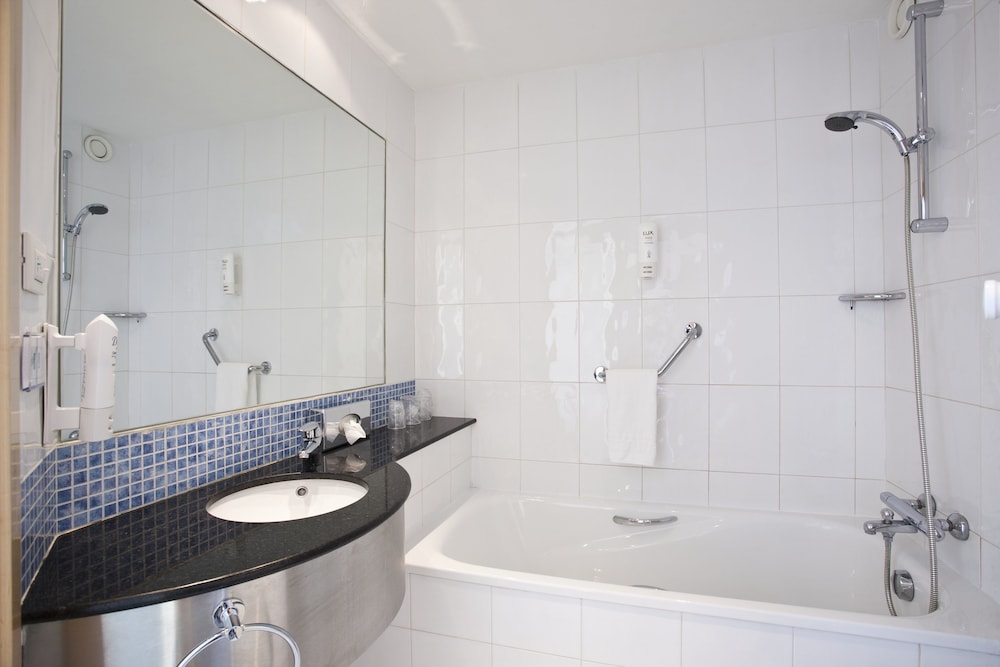 holiday inn express madrid alcorcon