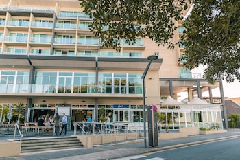 the port lincoln hotel