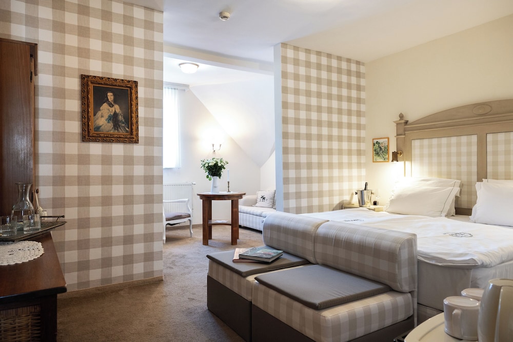 nomad hotel and glamping