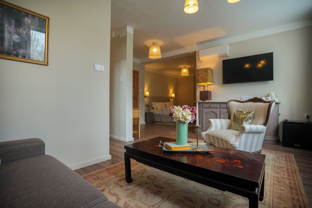 nomad hotel and glamping
