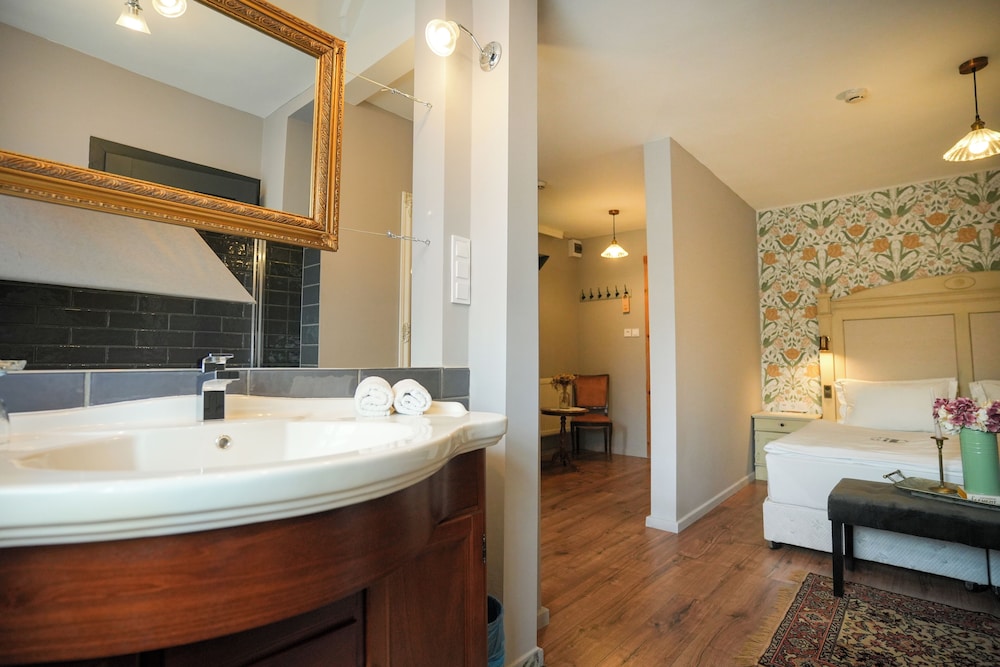 nomad hotel and glamping