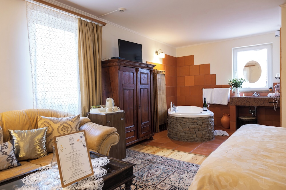 nomad hotel and glamping