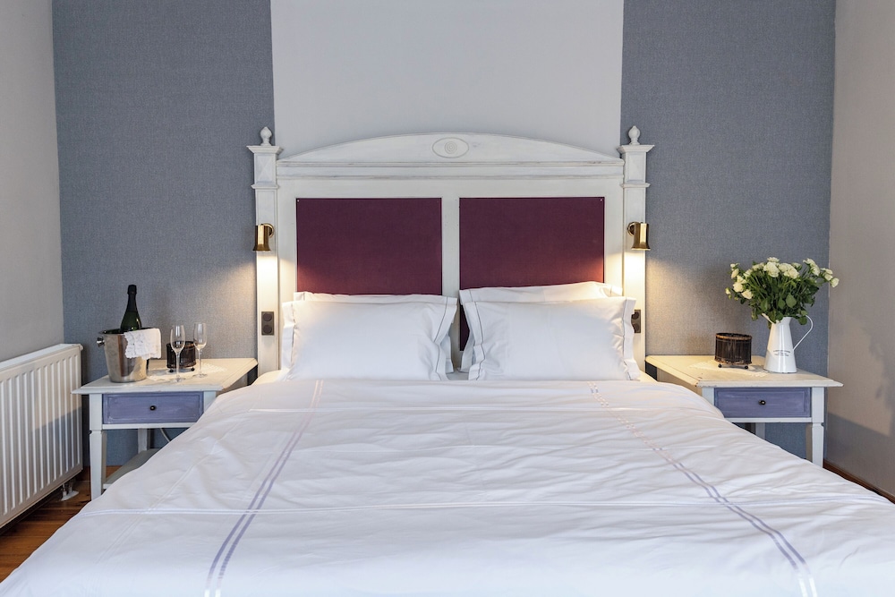 nomad hotel and glamping