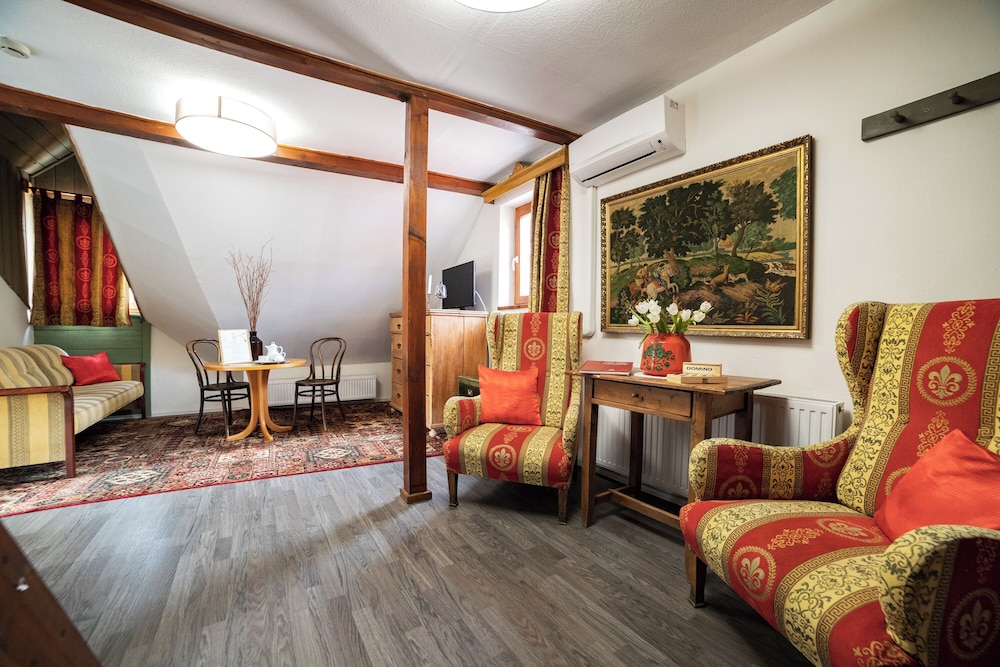 nomad hotel and glamping