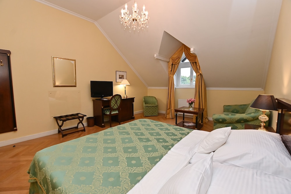 castle hotel grof degenfeld superior