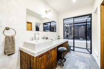 Antiques Inuyama,,3 star