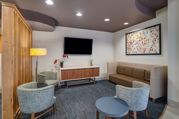 holiday inn express and suites winona north by ihg