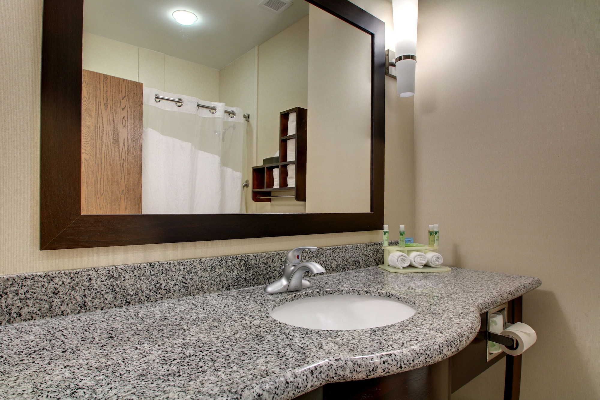 holiday inn express and suites winona north by ihg