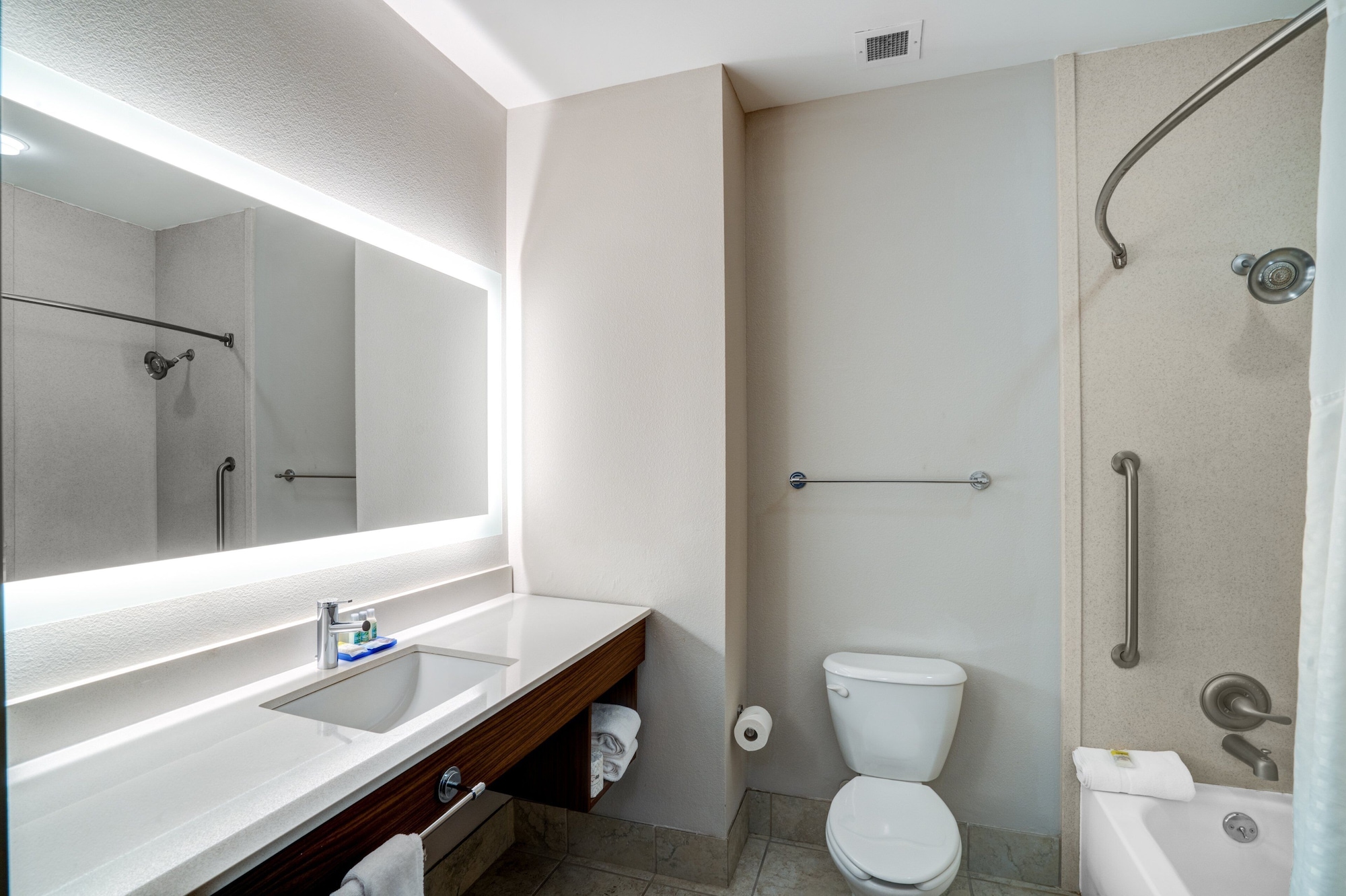 holiday inn express and suites winona north by ihg