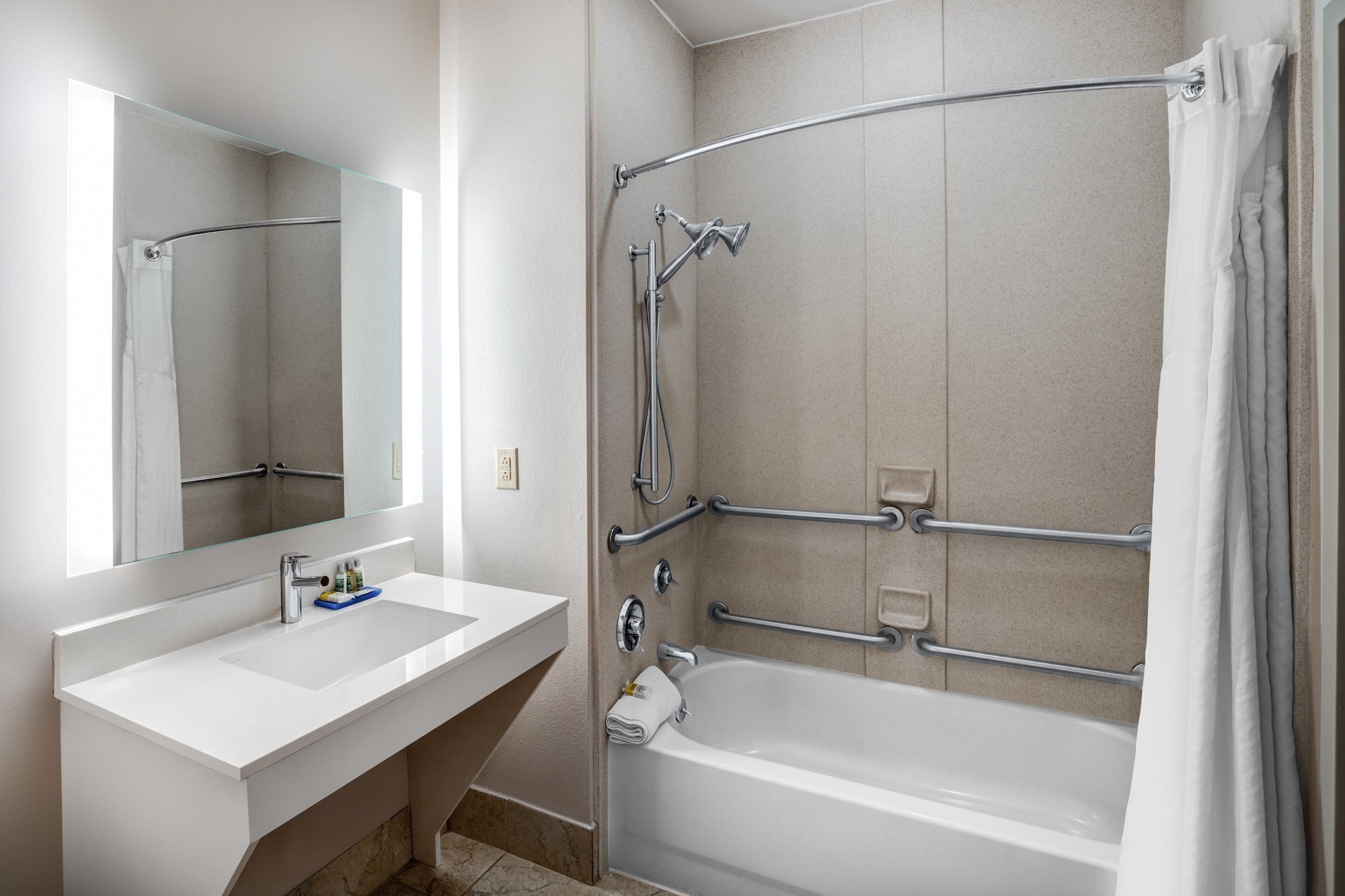holiday inn express and suites winona north by ihg