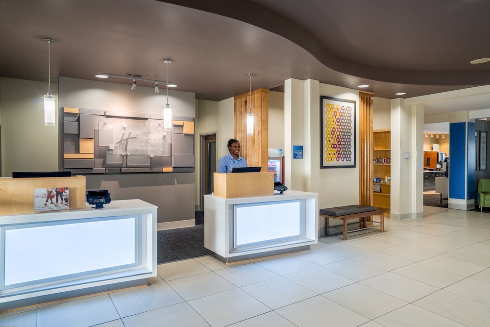 holiday inn express and suites winona north by ihg