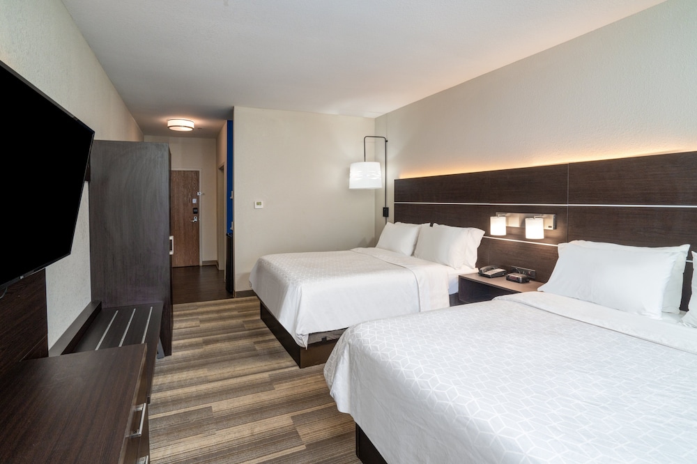 holiday inn express and suites winona north by ihg