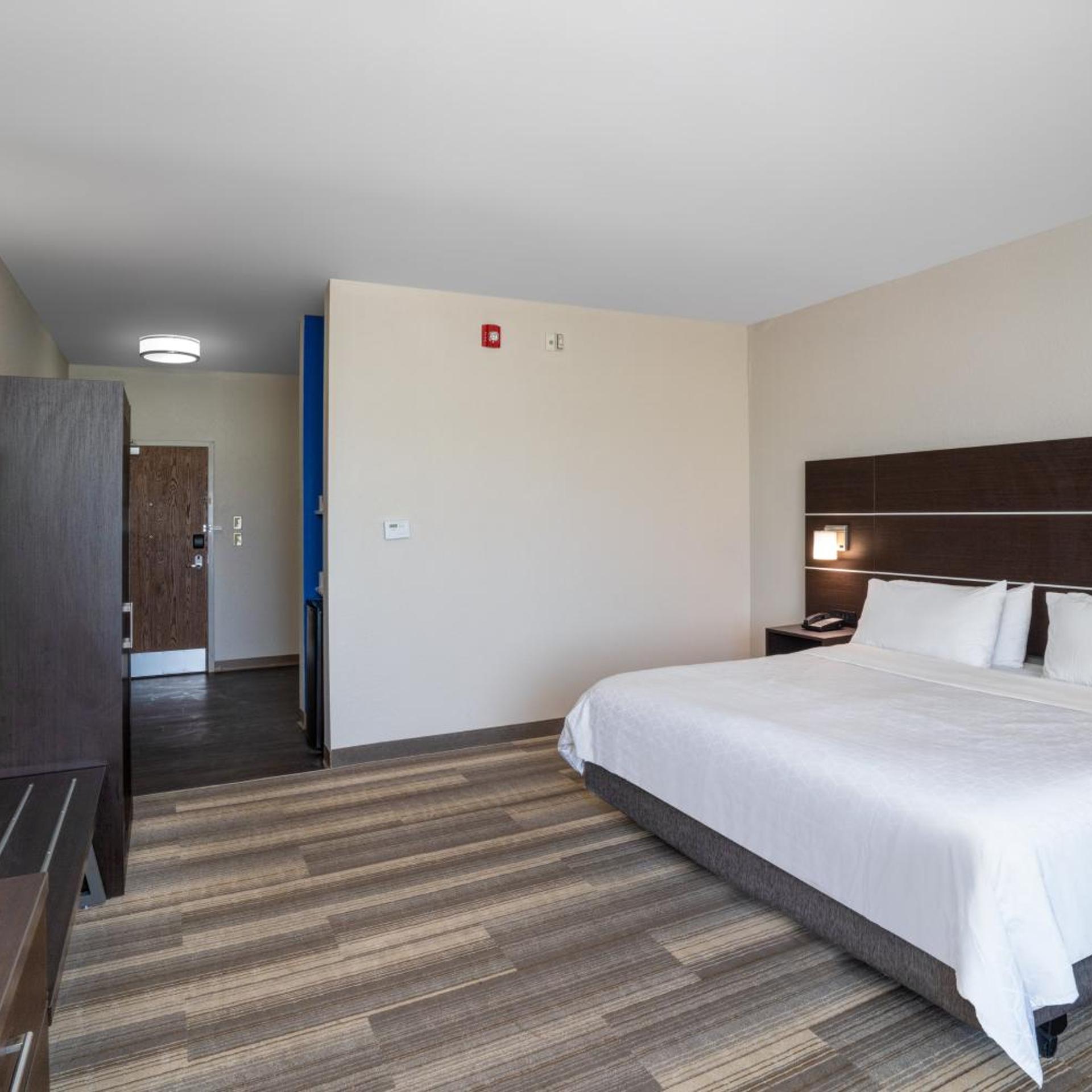 holiday inn express and suites winona north by ihg