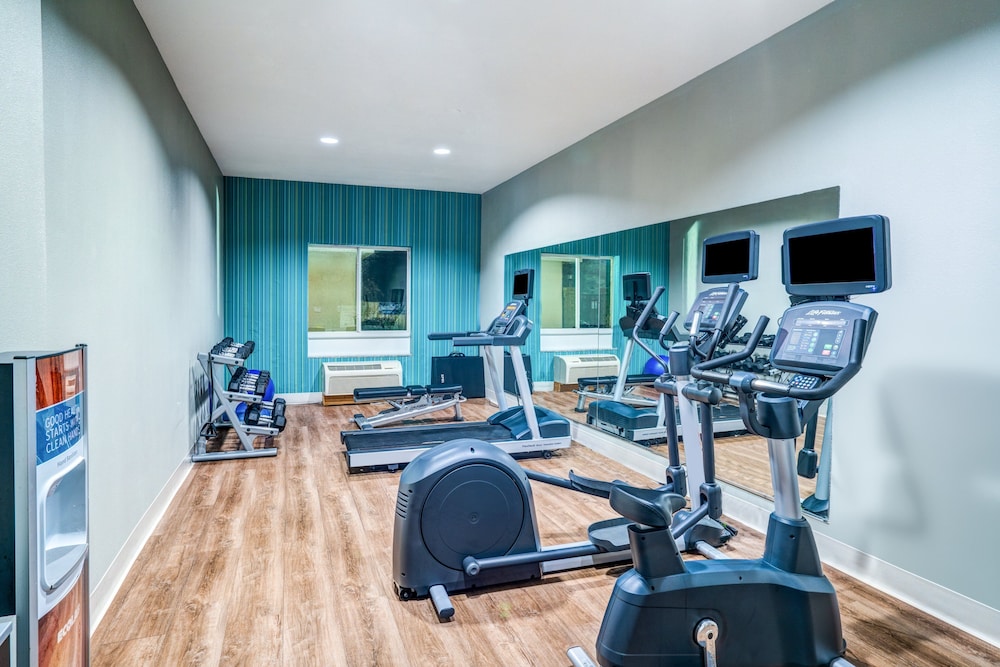 holiday inn express and suites winona north by ihg
