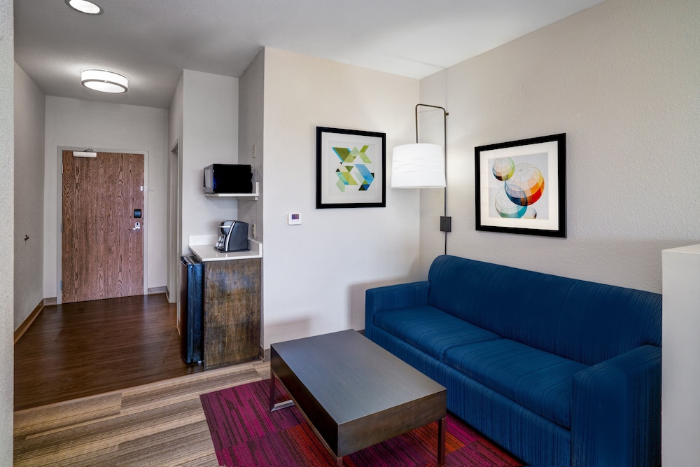 holiday inn express and suites winona north by ihg