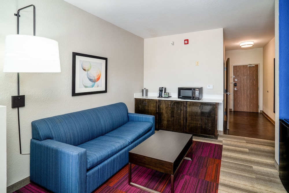 holiday inn express and suites winona north by ihg
