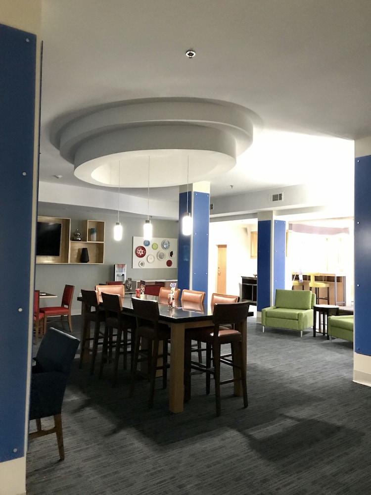 holiday inn express and suites winona north by ihg