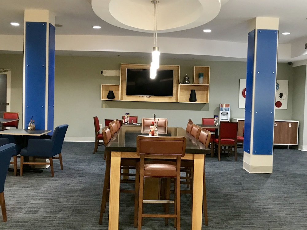 holiday inn express and suites winona north by ihg