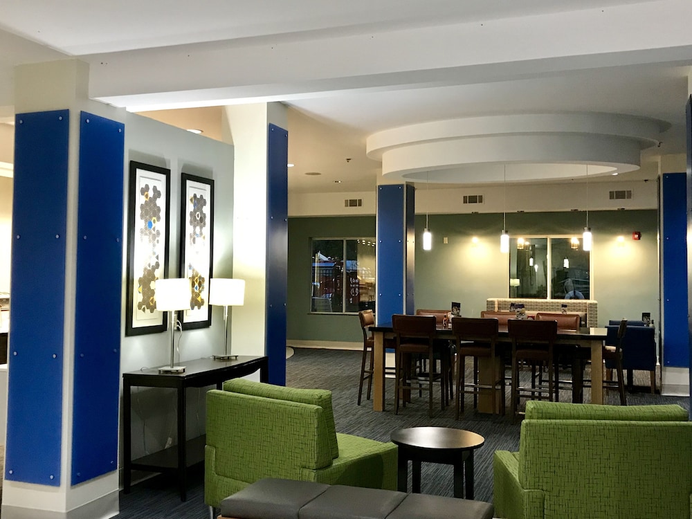 holiday inn express and suites winona north by ihg