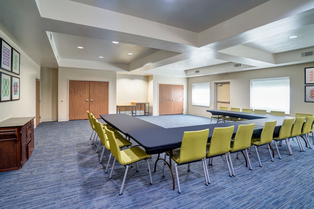 holiday inn express and suites winona north by ihg