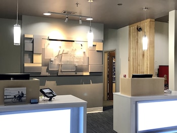 Holiday Inn Express And Suites Winona North By Ihg,Grenada>>Greenwood,3 star