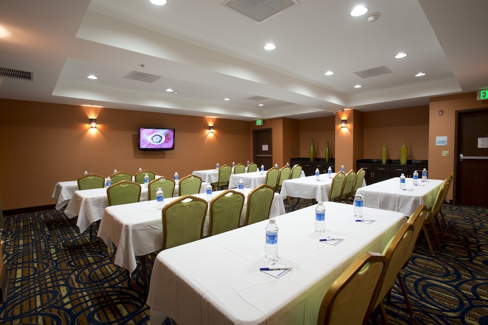holiday inn express and suites morrilton by ihg