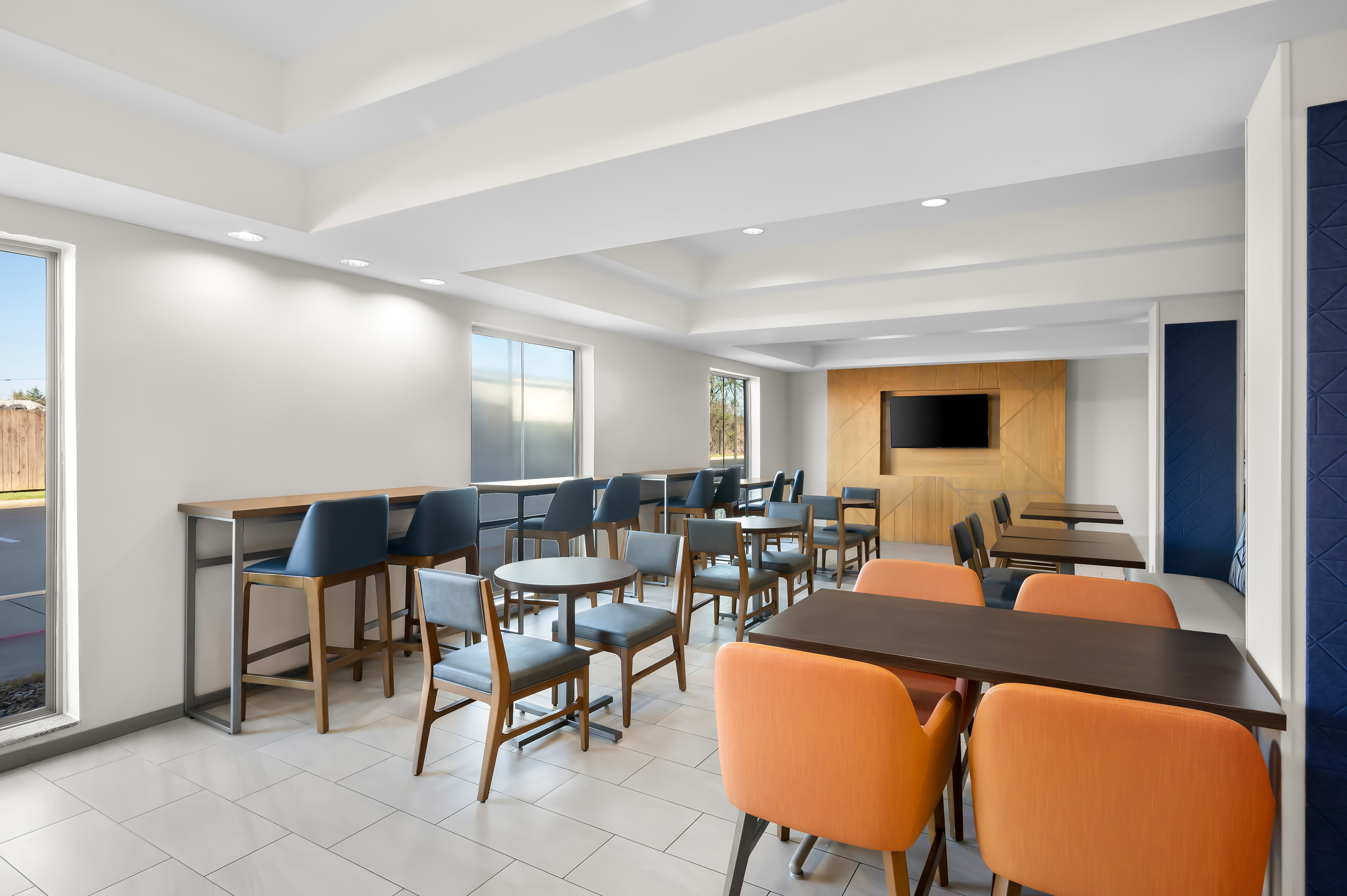 holiday inn express and suites morrilton by ihg