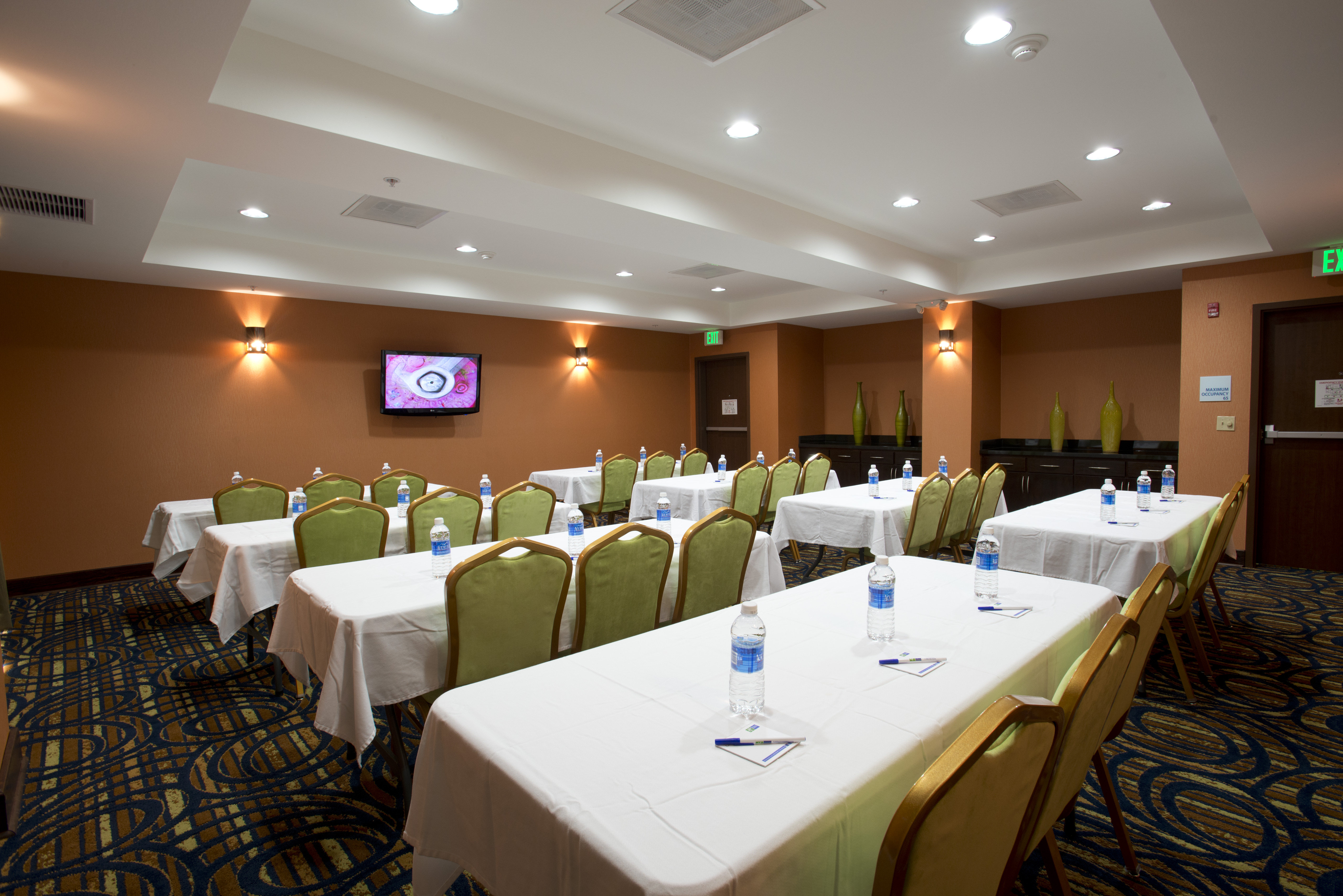 holiday inn express and suites morrilton by ihg