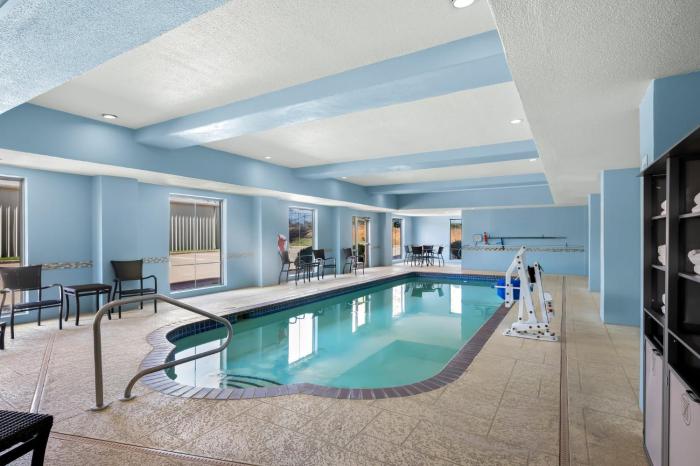 holiday inn express and suites morrilton by ihg