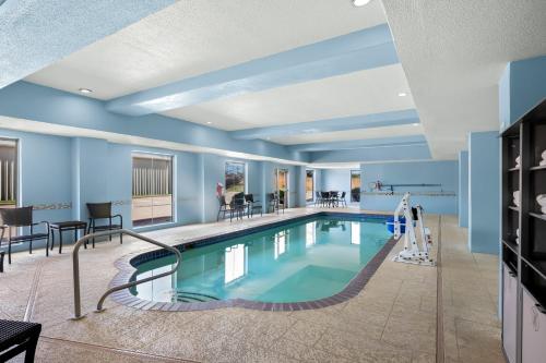 holiday inn express and suites morrilton by ihg
