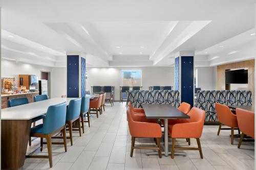 holiday inn express and suites morrilton by ihg