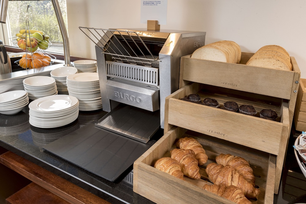 holiday inn express birmingham star city an ihg hotel